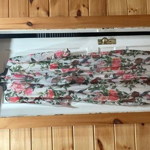 Floral dress, comes with a waist tie.